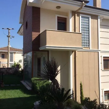 Villa Spacious 3-story W Garden&pool,400m To *