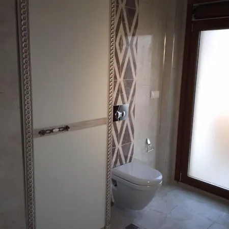 Spacious 3-story W Garden&pool,400m To * Ayvalı