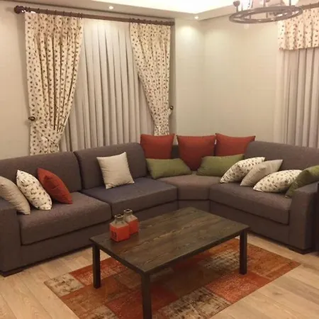 Spacious 3-story W Garden&pool,400m To