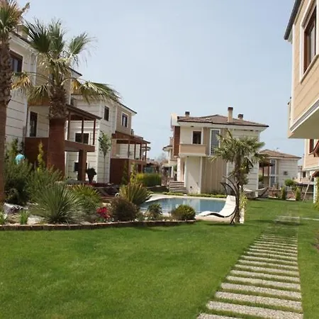 别墅 Spacious 3-story W Garden&pool,400m To *