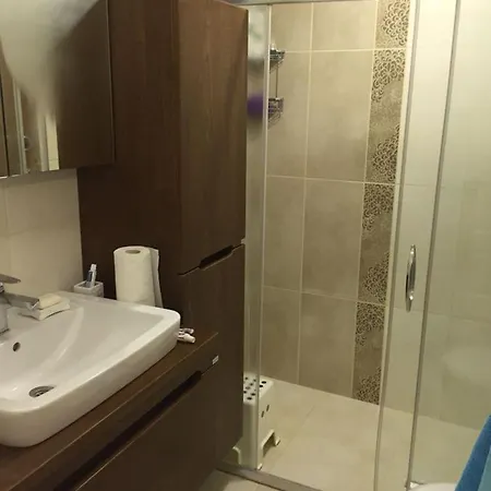 别墅 Spacious 3-story W Garden&pool,400m To Ayvalı