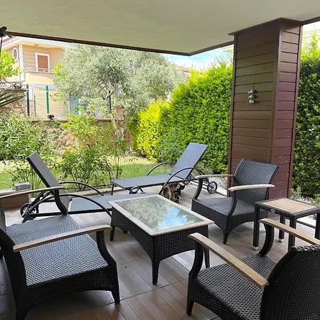 Villa Spacious 3-story W Garden&pool,400m To