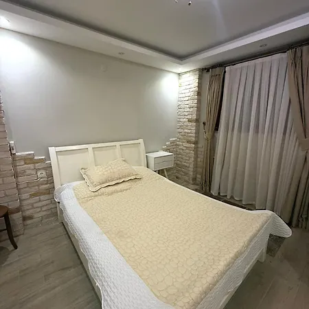 Villa Spacious 3-story W Garden&pool,400m To Ayvalı