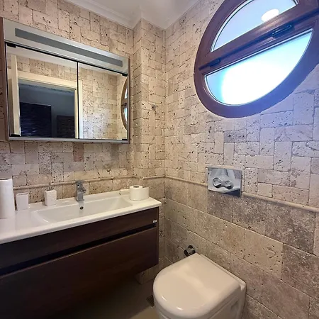 Spacious 3-story W Garden&pool,400m To Villa Ayvalı