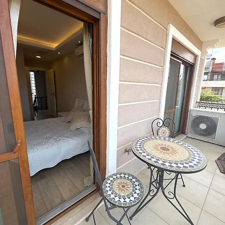 Spacious 3-story W Garden&pool,400m To Villa *
