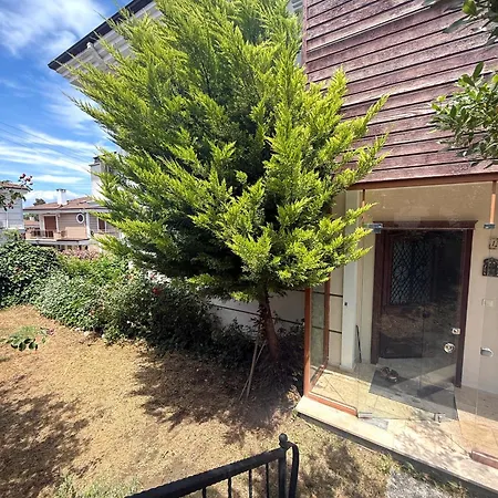 Spacious 3-story W Garden&pool,400m To *