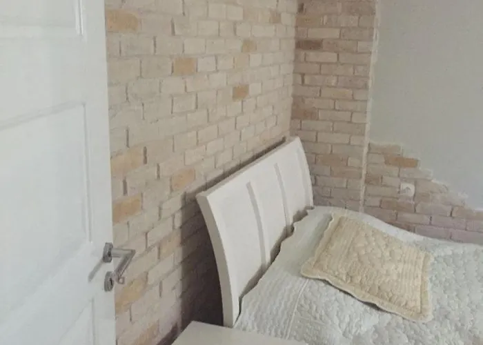 Villa Spacious 3-story W Garden&pool,400m To *